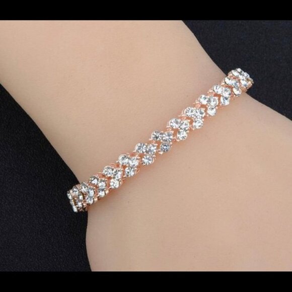 NEW FASHION ROMAN STYLE VINTAGE CRYSTAL BRACELET - Picture 2 of 3